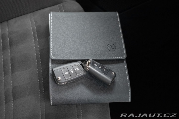 Volkswagen Touran 2.0 TDI DSG*TAŽNÉ*DPH*ČR 2023