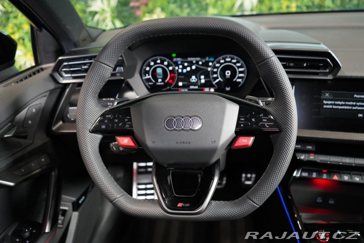Audi RS3  2025
