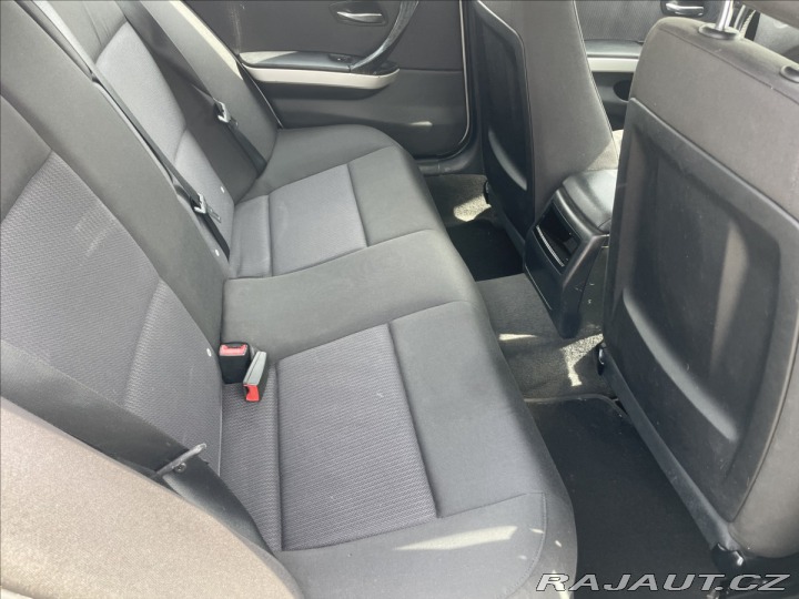 BMW 3 2,0 318d Automat, bez kor 2011