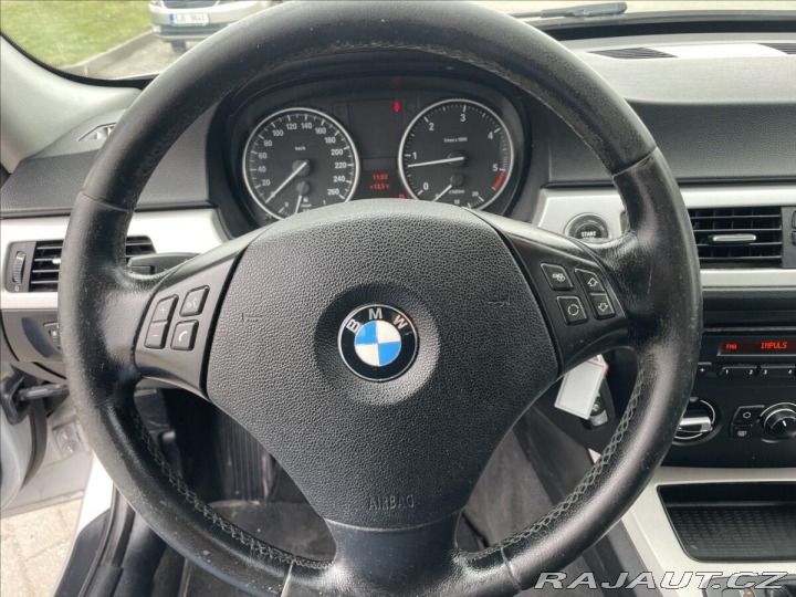 BMW 3 2,0 318d Automat, bez kor 2011