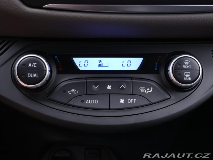 Toyota Yaris 1,5 Hybrid Automat CZ 1.M 2017
