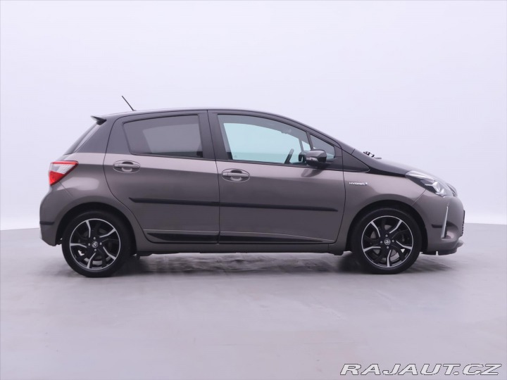 Toyota Yaris 1,5 Hybrid Automat CZ 1.M 2017