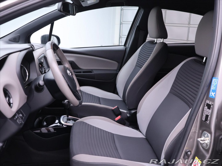 Toyota Yaris 1,5 Hybrid Automat CZ 1.M 2017