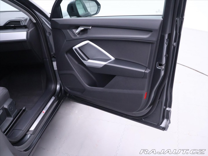 Audi Q3 1,5 35 TFSI S tronic S li 2024