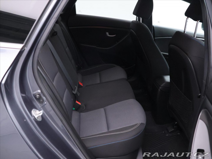 Hyundai i30 1,6 GDI 99kW Weekend CZ 2017