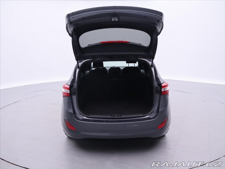 Hyundai i30 1,6 GDI 99kW Weekend CZ 2017