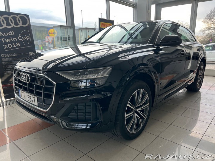 Audi Q8 S-line 210kW Webasto Zár 2023