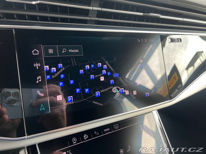 Audi Q8 S-line  210kW Webasto Zár 2023
