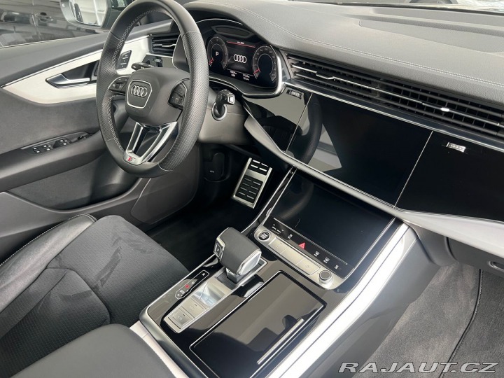 Audi Q8 S-line  210kW Webasto Zár 2023
