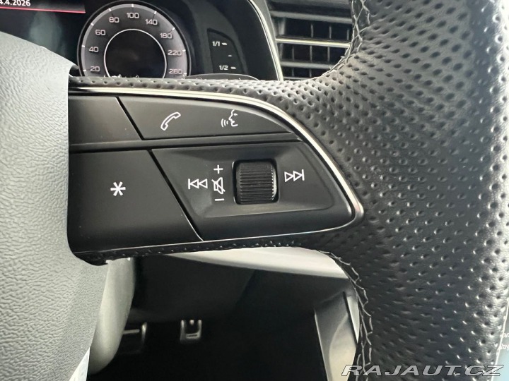 Audi Q8 S-line  210kW Webasto Zár 2023