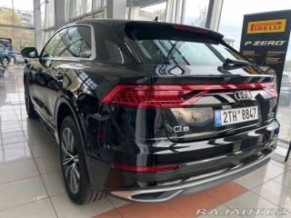 Audi Q8 S-line 210kW Webasto Zár 2023