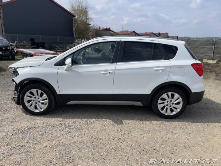 Suzuki SX4 S-Cross 1,6 DDiS 88kw 4x4 havarov 2016