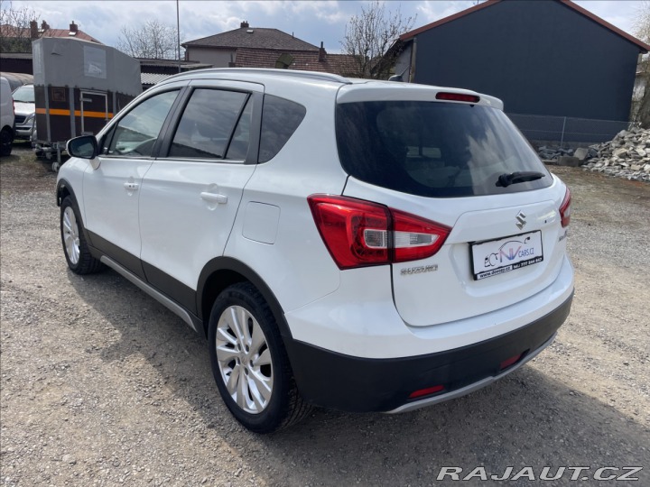 Suzuki SX4 S-Cross 1,6 DDiS 88kw 4x4 havarov 2016