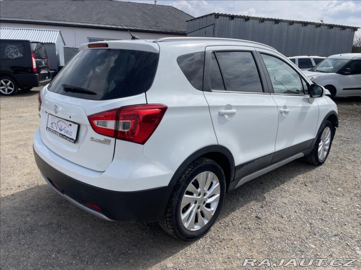 Suzuki SX4 S-Cross 1,6 DDiS 88kw 4x4 havarov 2016