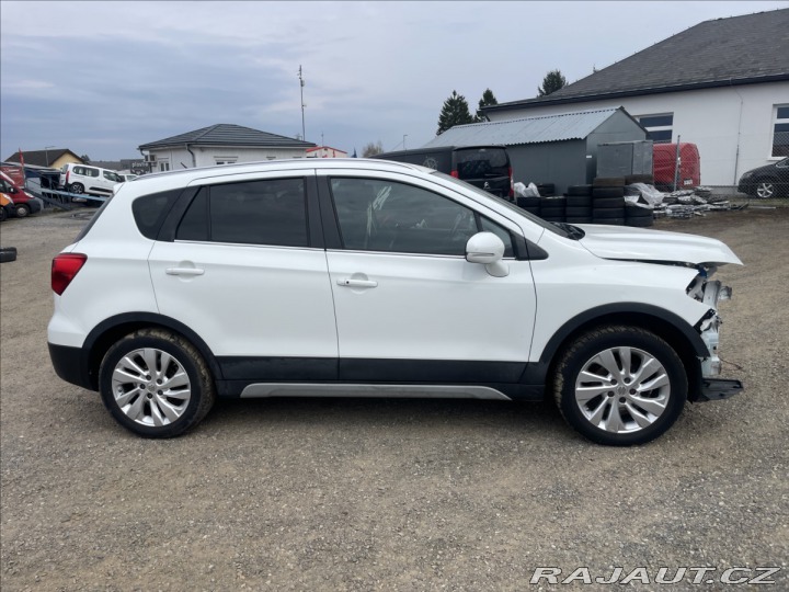 Suzuki SX4 S-Cross 3,0 DDiS 88kw 4x4 havarov 2016