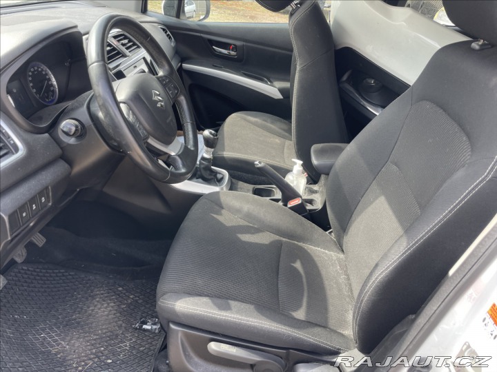Suzuki SX4 S-Cross 1,6 DDiS 88kw 4x4 havarov 2016