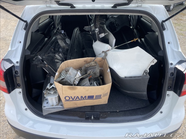 Suzuki SX4 S-Cross 1,6 DDiS 88kw 4x4 havarov 2016