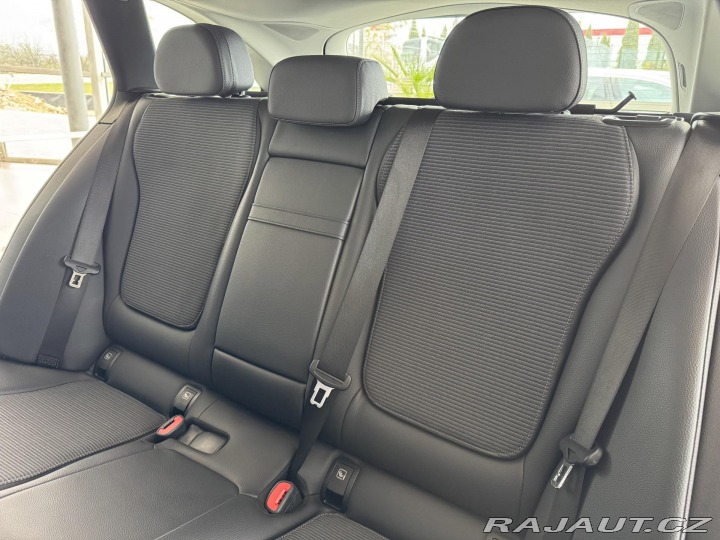 Mercedes-Benz C 300eT*230kW*Avantg*Tažné* 2022