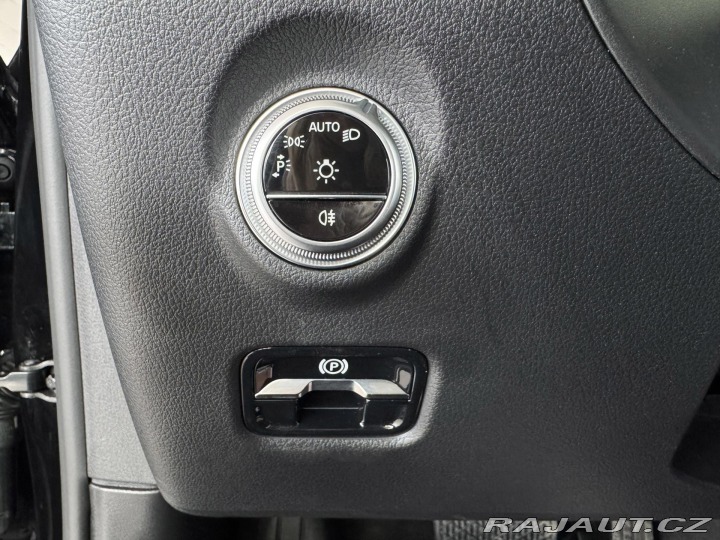 Mercedes-Benz C 300eT*230kW*Avantg*REZERV 2022