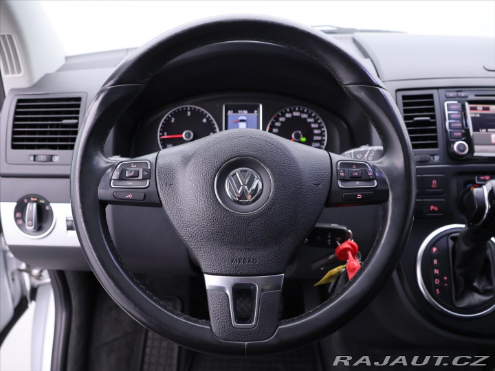 Volkswagen Multivan 2,0 TDI DSG 4M CZ Highlin 2013