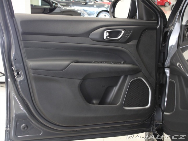 Jeep Compass 1,5 T. Hybrid Summit Výpr 2025