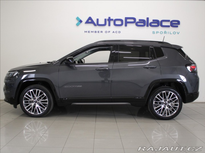 Jeep Compass 1,5 T. Hybrid Summit Výpr 2025