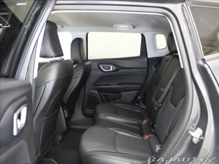Jeep Compass 1,5 T. Hybrid Summit Výpr 2025