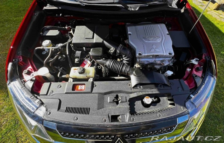 Mitsubishi Outlander PHEV 1800