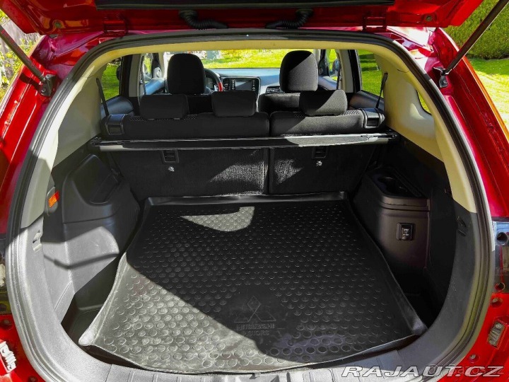 Mitsubishi Outlander PHEV 1800