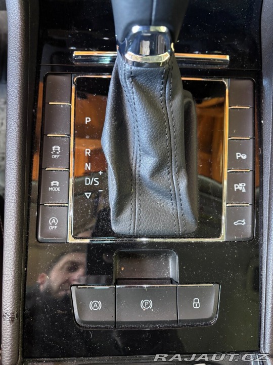 Škoda Superb 2,0 TDi,ČR,L&K,DSG, 1800