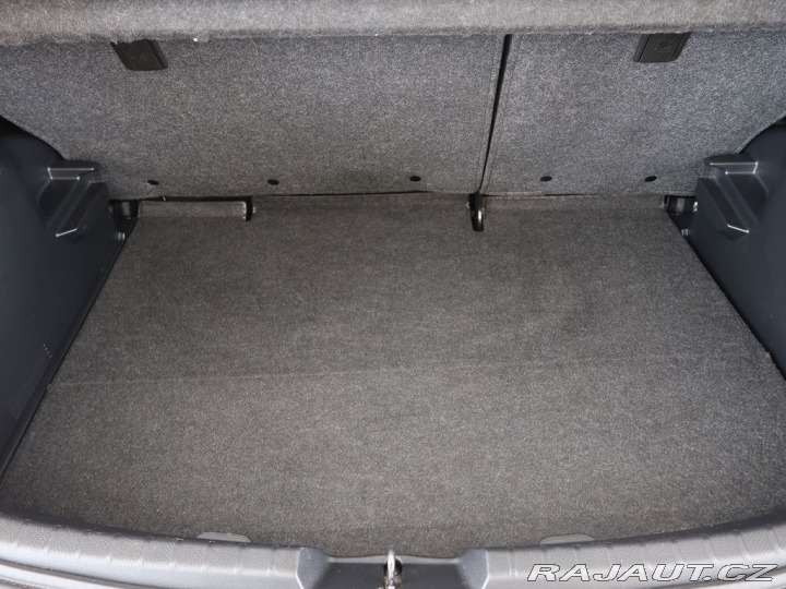 Toyota Yaris 1.33VVT-i,CZ,Active Desig 2014