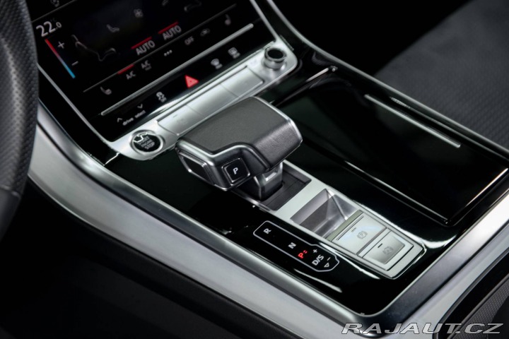 Audi Q8 55 TFSI mHEV quattro tip 2023