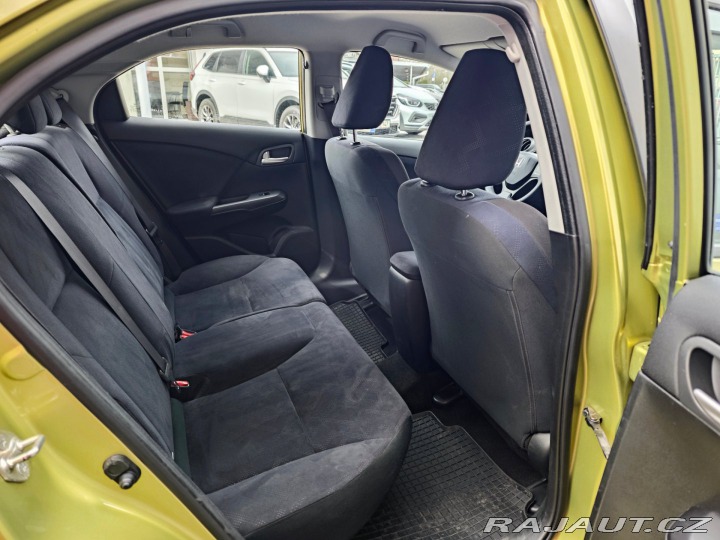 Honda Civic 1.4 i-VTEC Comfort nové Č 2012