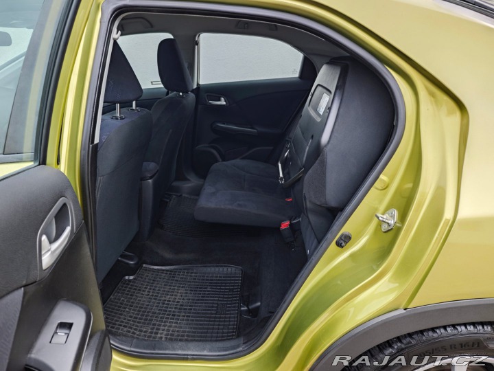 Honda Civic 1.4 i-VTEC Comfort nové Č 2012