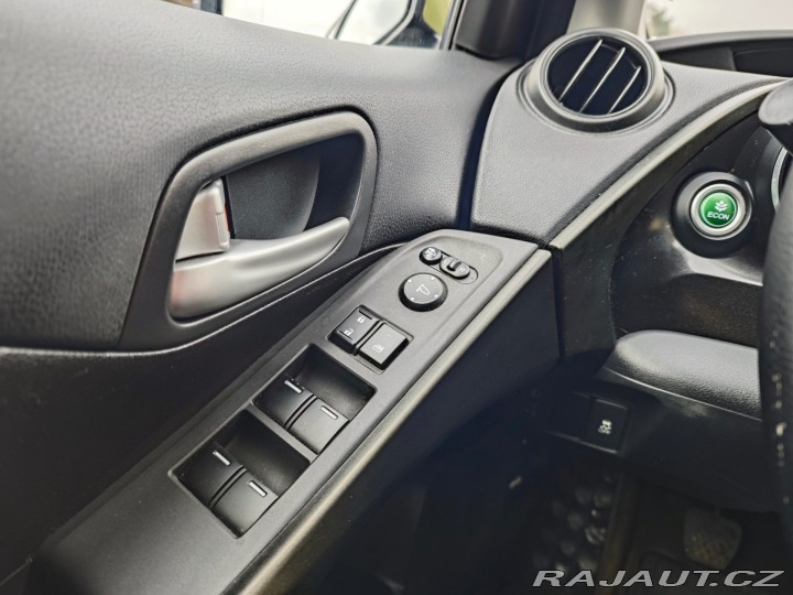 Honda Civic 1.4 i-VTEC Comfort nové Č 2012