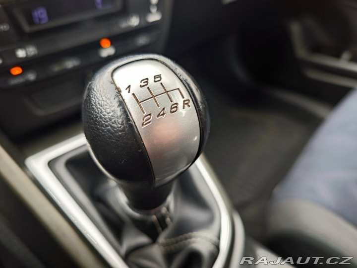 Honda Civic 1.4 i-VTEC Comfort REZERV 2012