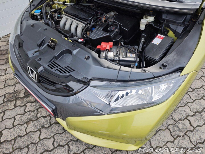 Honda Civic 1.4 i-VTEC Comfort nové Č 2012