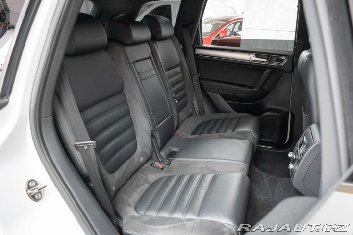 Volkswagen Touareg 3.0TDI R-LINE*2xKOLA*VZDU 2016