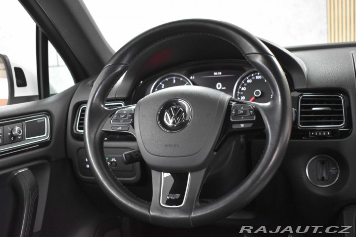 Volkswagen Touareg 3.0TDI R-LINE*2xKOLA*VZDU 2016