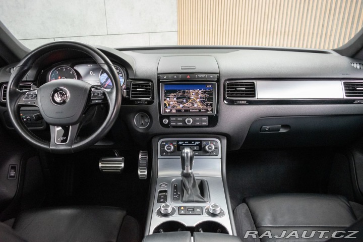 Volkswagen Touareg 3.0TDI R-LINE*2xKOLA*VZDU 2016