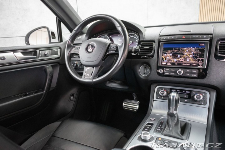 Volkswagen Touareg 3.0TDI R-LINE*2xKOLA*VZDU 2016