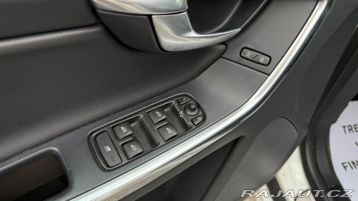 Volvo XC60 2.4D 158kW REZERVOVANO 2014