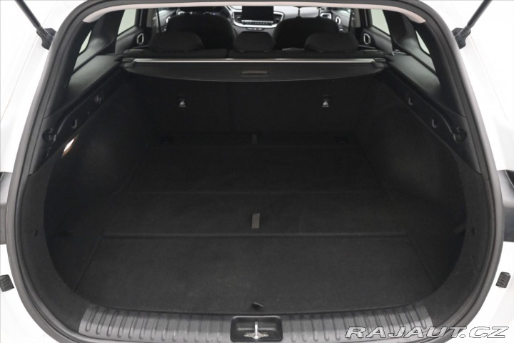 Kia Ceed 1,5 T-GDi 117kW SW Záruka 2022