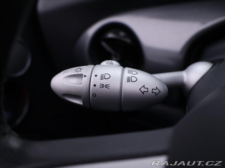 Mini Cooper 1,6 i 85kW Klimatizace 2005