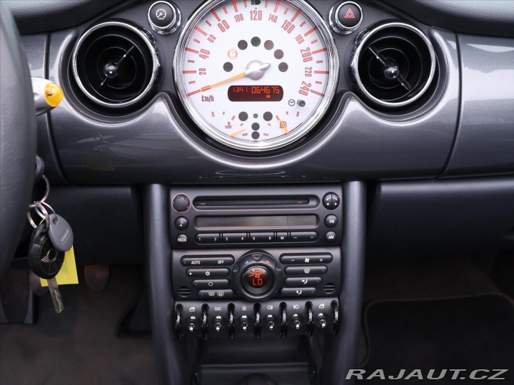 Mini Cooper 1,6 i 85kW Klimatizace 2005