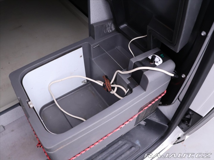 Volkswagen Transporter 2,0 TDI 132kW Obytná vest 2014