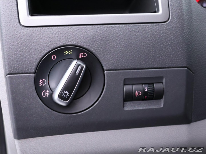 Volkswagen Transporter 2,0 TDI 132kW Obytná vest 2014
