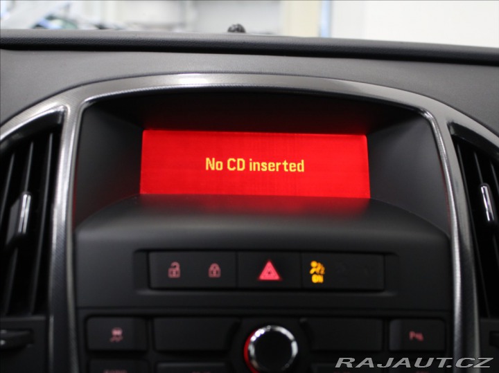 Opel Astra 1,6 i 85kW AT 1.maj. ČR 2011