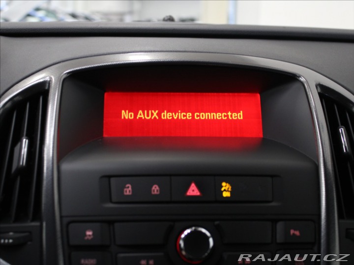 Opel Astra 1,6 i 85kW AT 1.maj. ČR 2011