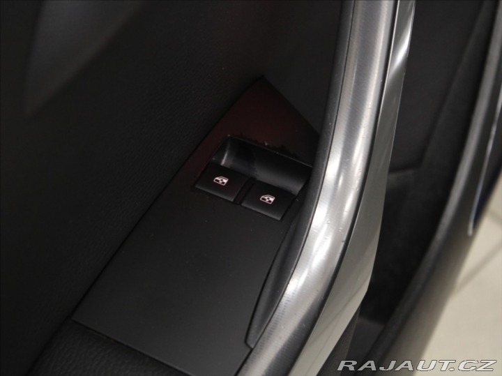 Opel Astra 1,6 i 85kW AT 1.maj. ČR 2011